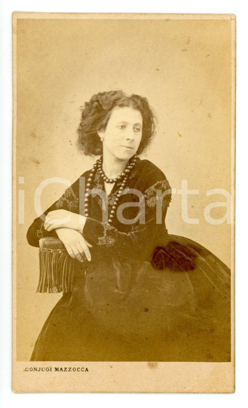 1867 TORINO Ritratto di Elvira PASQUALI in abito di velluto - Foto MAZZOCCA CDV