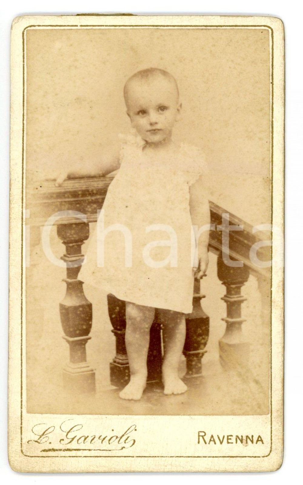1890 ca RAVENNA Ritratto di bambina in abito chiaro - Foto L. GAVIOLI CDV