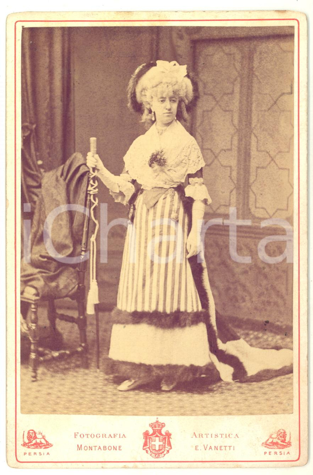 1880 ca FIRENZE Ritratto femminile in costume con pelliccia - Foto MONTABONE