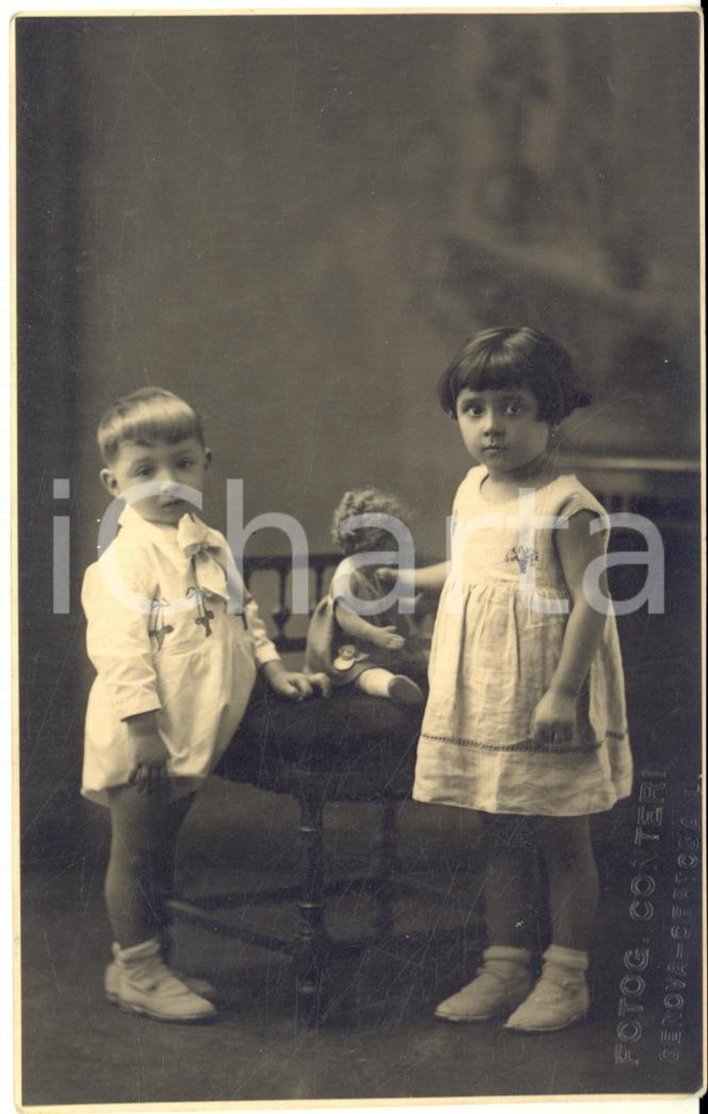 1930 GENOVA CERTOSA Ritratto di due fratellini con bambola - Foto CONTERI
