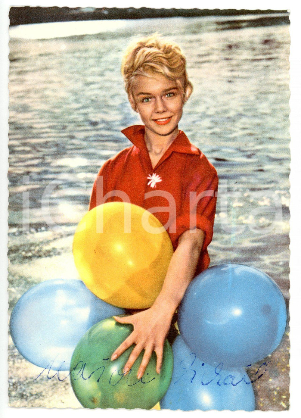 1960 ca CINEMA Ritratto di Marion MICHAEL con palloncini *Foto UFA con AUTOGRAFO