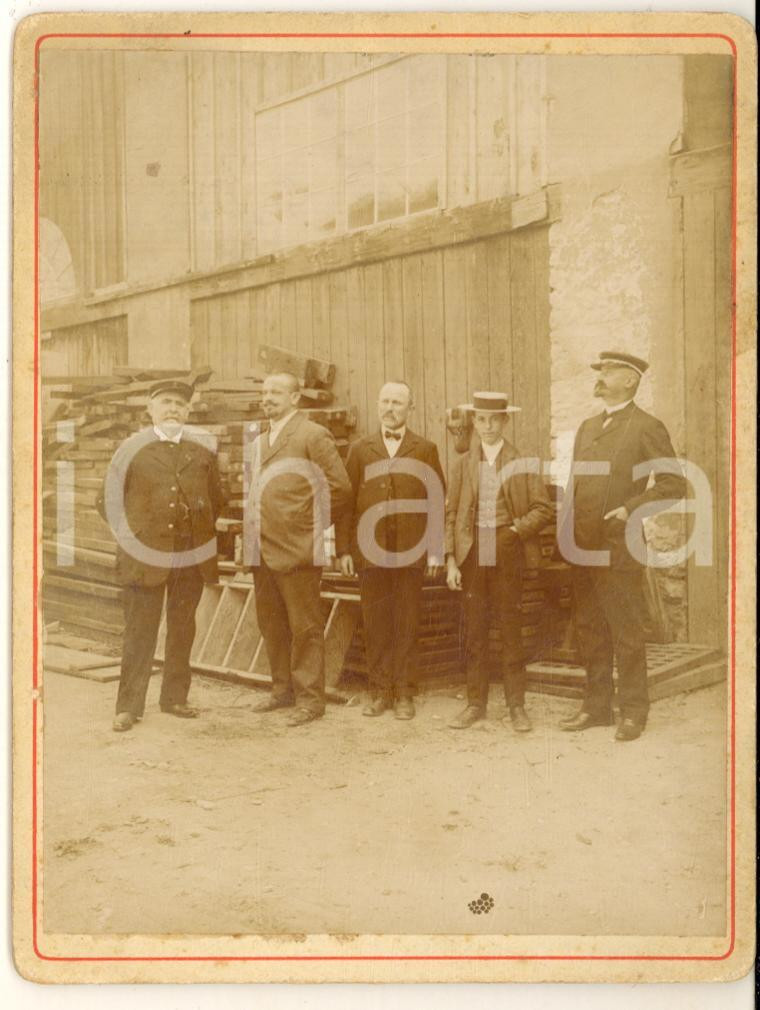 Fotografia d epoca originale 1912 FRANCE CHEMINS DE FER  Ferrovieri con bambino in un deposito  Foto 9x12 1