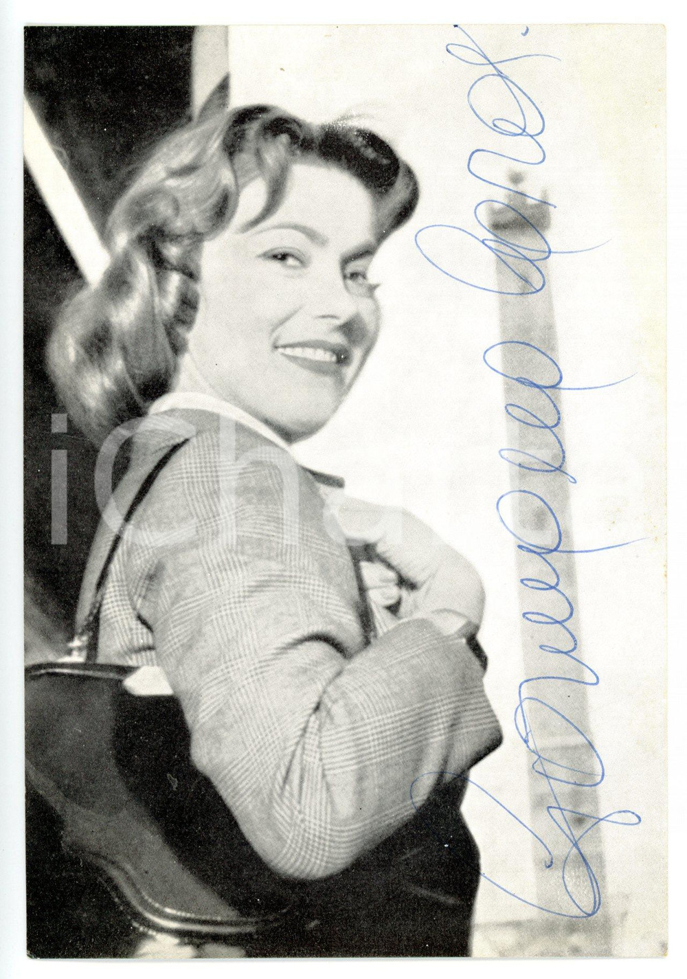 1960 ca MUSICA Cantante Germana CAROLI orchestra FENATI - Foto con AUTOGRAFO Fotografia seriale con autografo.CONDIZIONI: G (ma lieve ondulatura all'angolo superiore destro) FORMATO: 10x15 cm      originale e autentica 1