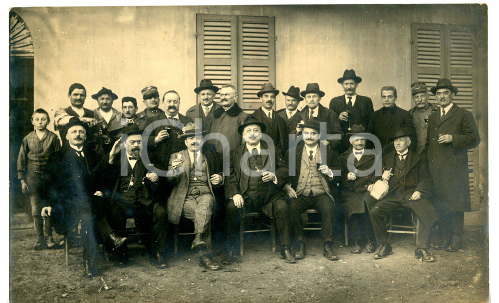 1920 ca ITALIA Brindisi al circolo tra gentiluomini - Fotografia 17x11 cm