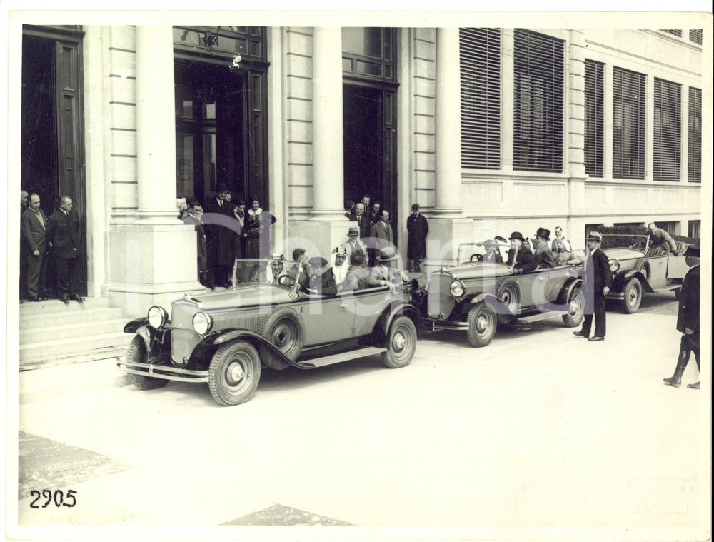 1940 ca TORINO Arrivo ufficiali coloniali su automobili - Foto OTTOLENGHI