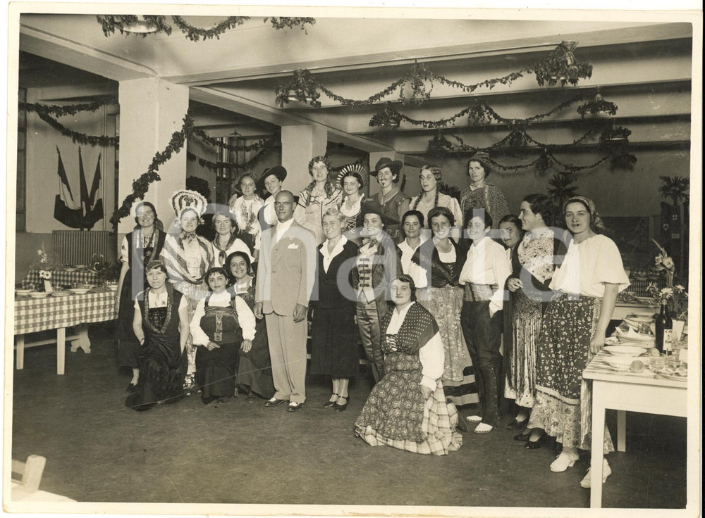 1940 ca TORINO FOLKLORE Visita donne bolognesi in costume tradizionale *Foto