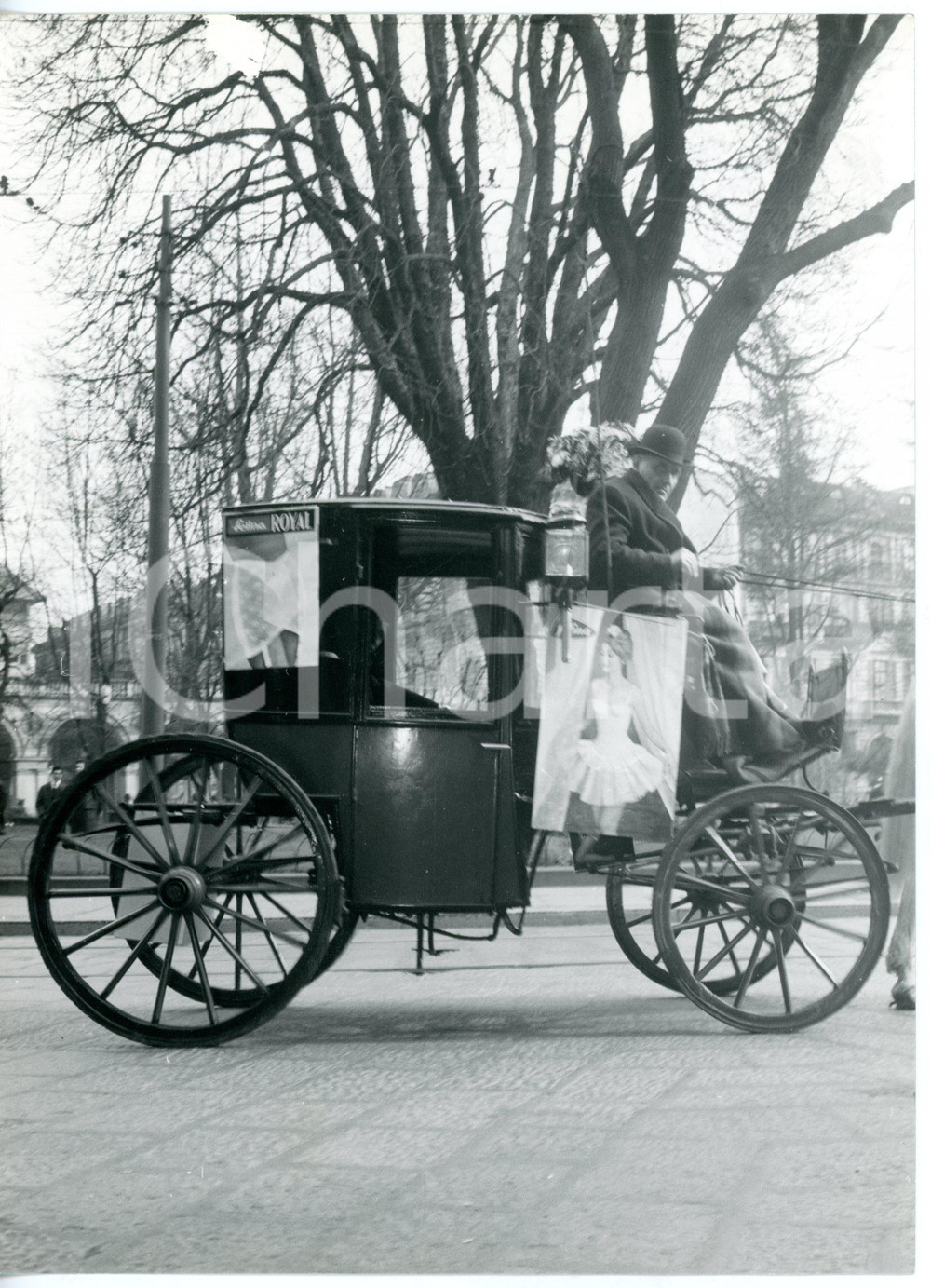 1955 ca TORINO Carrozza con cartelli pubblicitari "Lingerie FELINA ROYAL" *Foto