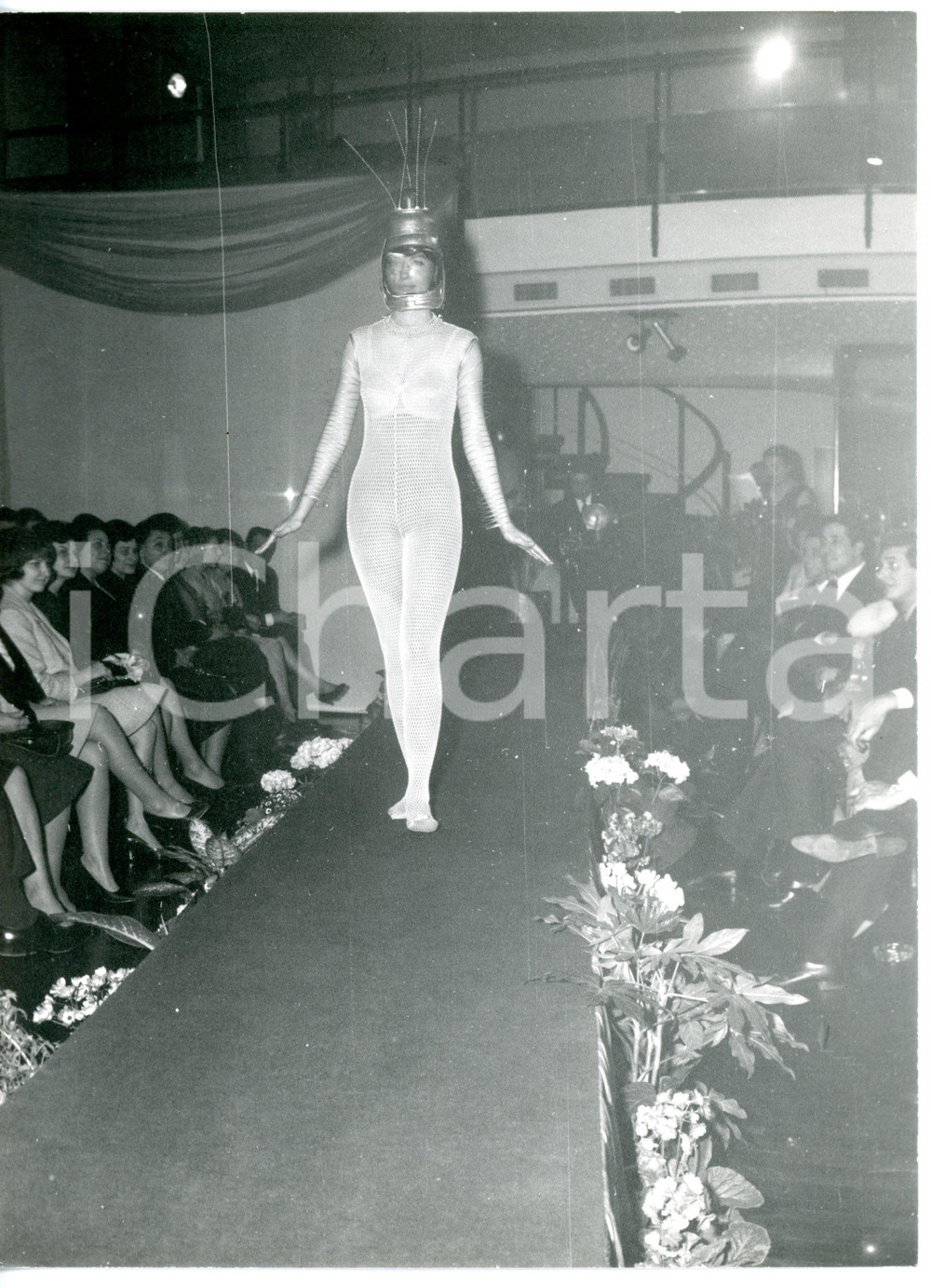 1955 ca TORINO Sfilata FELINA ROYAL - Modella in costume futuristico *Foto 18x24