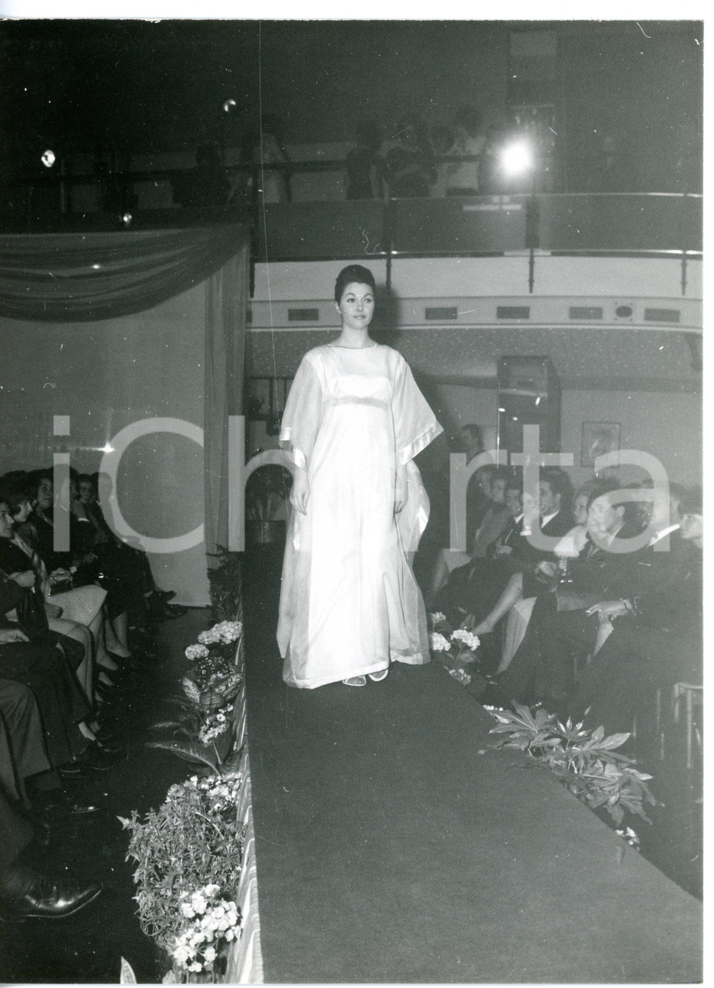 1955 ca TORINO Sfilata FELINA ROYAL - Modella in abito impero *Foto 18x24 cm