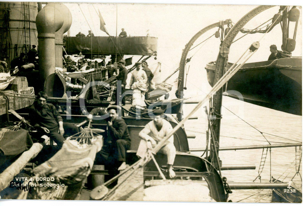 1914 LA SPEZIA Vita di bordo - Amache e marinai sul ponte di una nave - Foto FP
