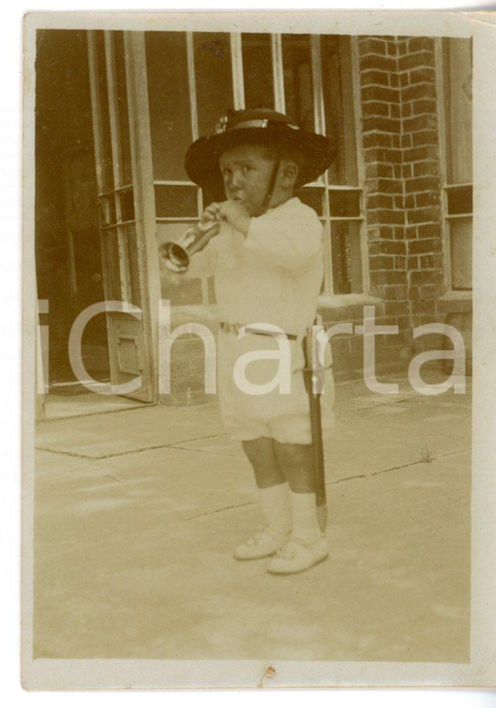 1915 ca ITALIA Bambino in costume da bersagliere con trombetta - Foto 6x9 cm