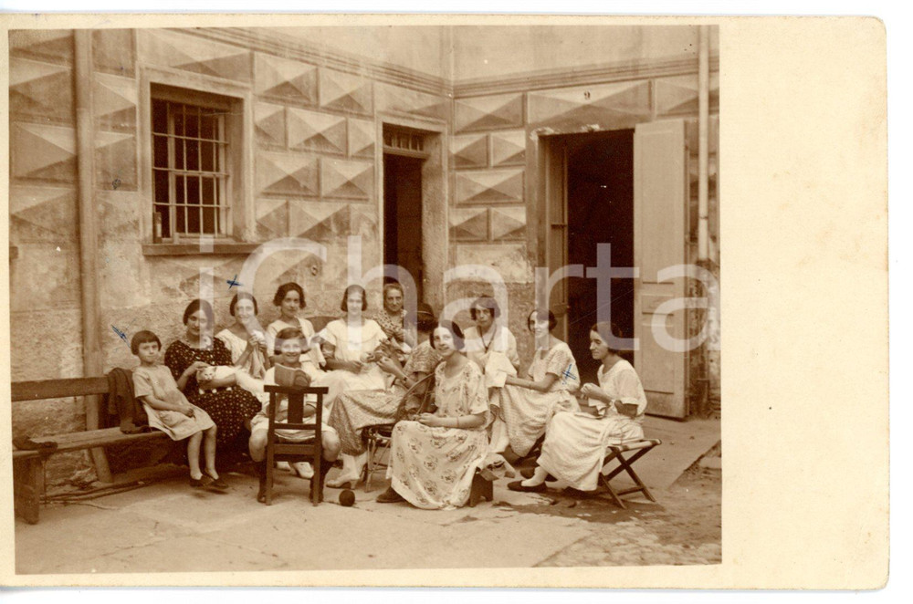 1930 ca ITALIA Famiglia di sarte - Ritratto di donne - Fotocartolina VINTAGE