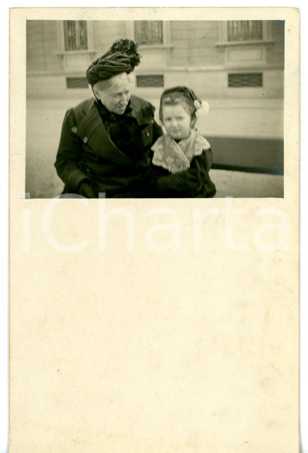 1940 ca ITALIA Ritratto di Lilia REYNAUD VALLANZI (?) con la nipote Elvira *Foto