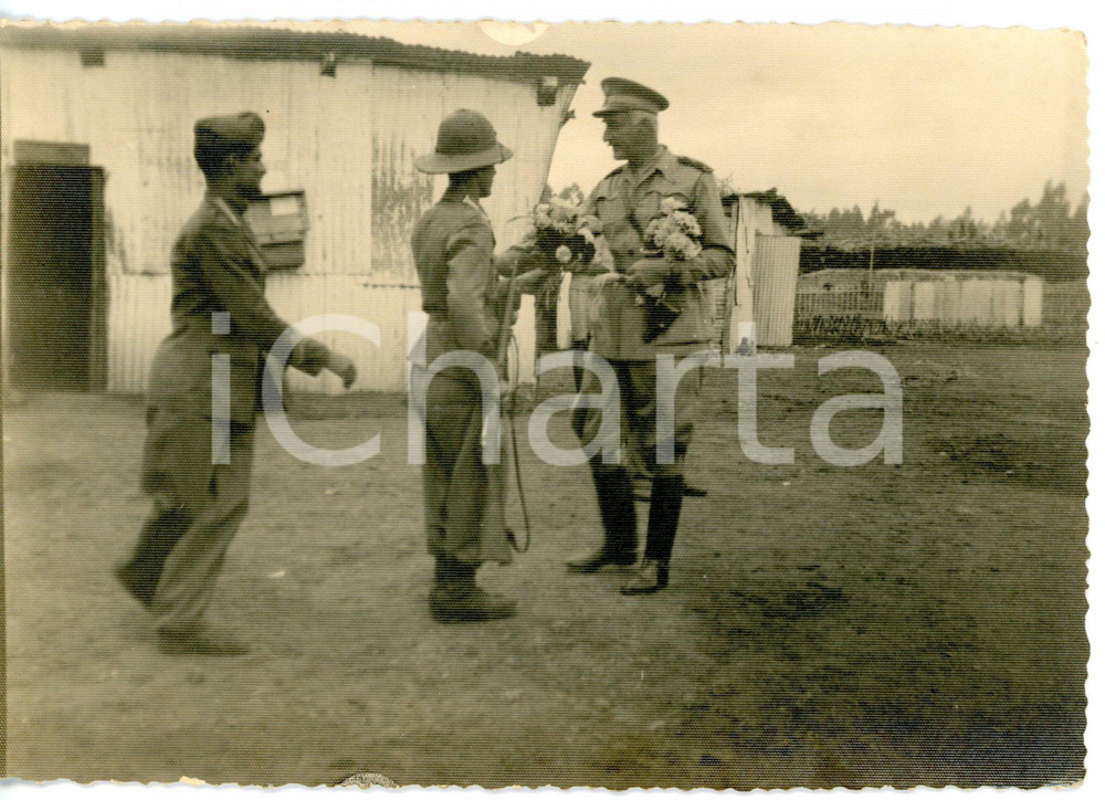 1937 ADDIS ABEBA Soldati con omaggio floreale nel giorno di San Luigi *Foto
