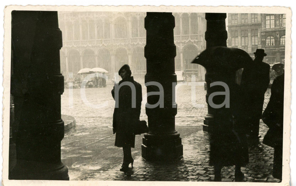 1937 Ritratto di donna sotto la pioggia - Foto ARTISTICA 14x9 cm