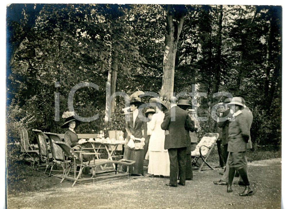 1930 ca AREA FRANCESE Pranzo all'aperto *Fotografia VINTAGE 12x9 cm