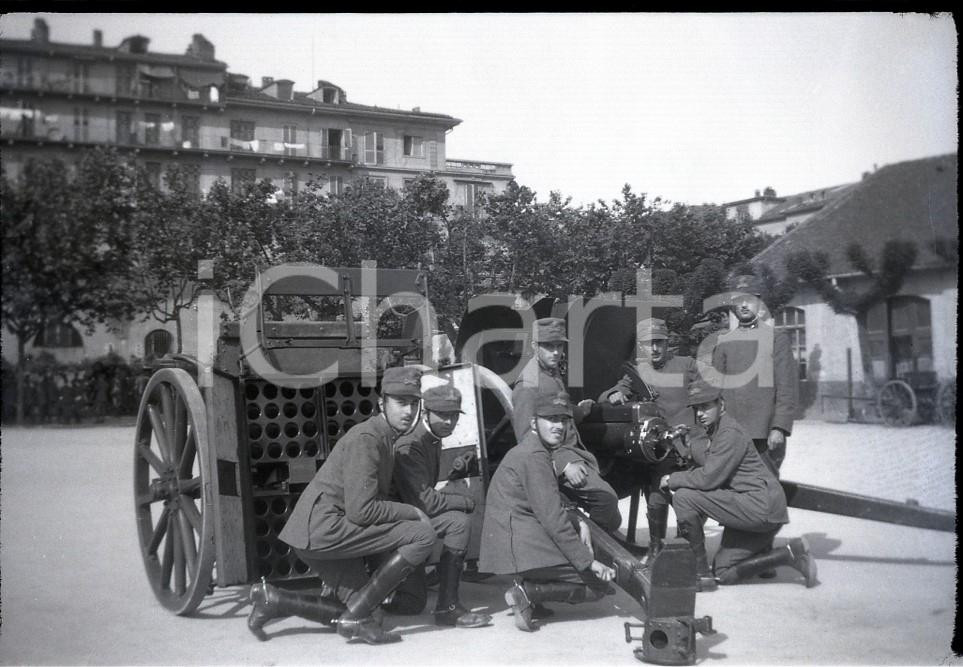 6X8cm NEGATIVO ORIGINALE*1917 WW1 ESERCITO ITALIANO Cadetti con cannone 75/27