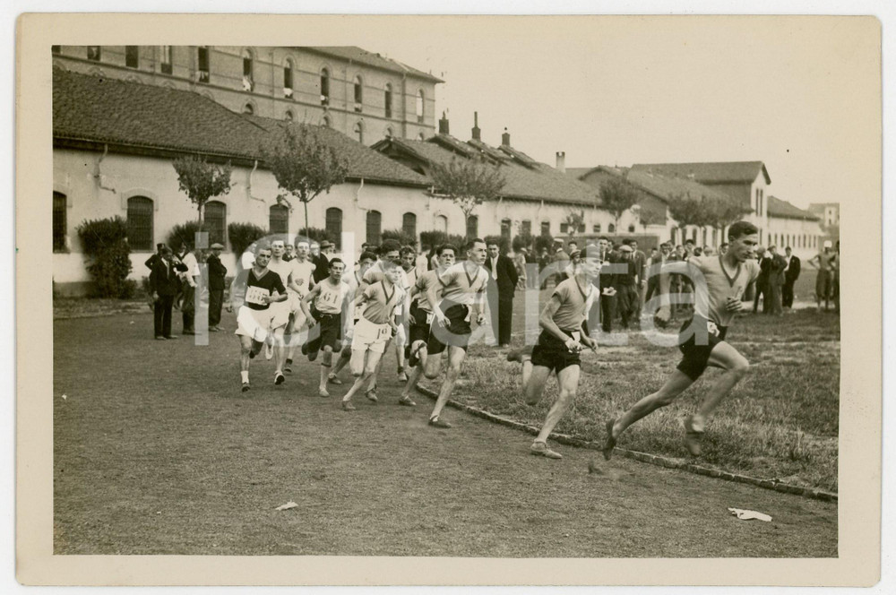 1940 ca TORINO LITTORIALI ATLETICA Giovani durante gara di mezzofondo *Foto