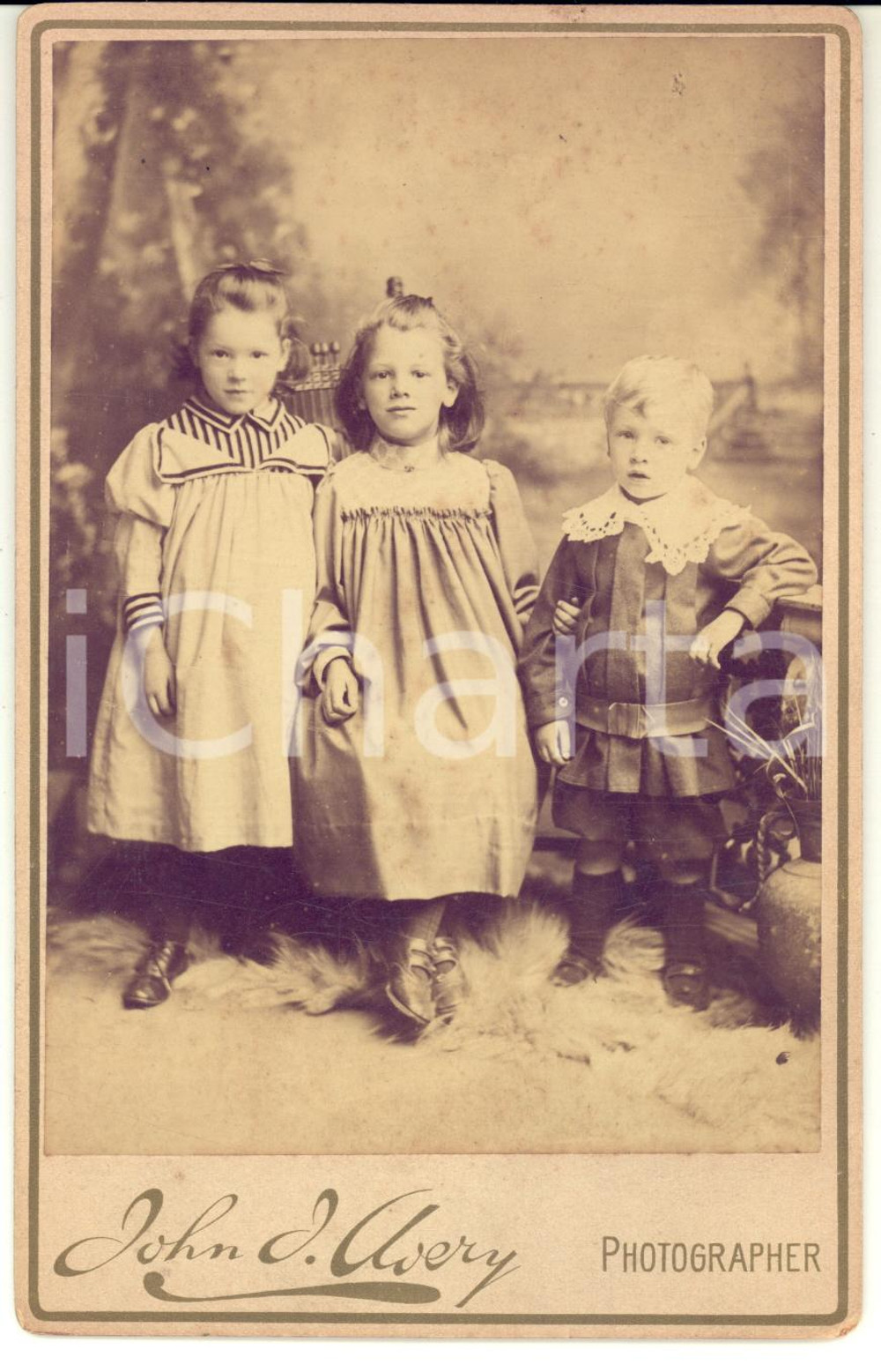 1880 ca LONDON Portrait of three children - Photo John D. AVERY 11x16 cm