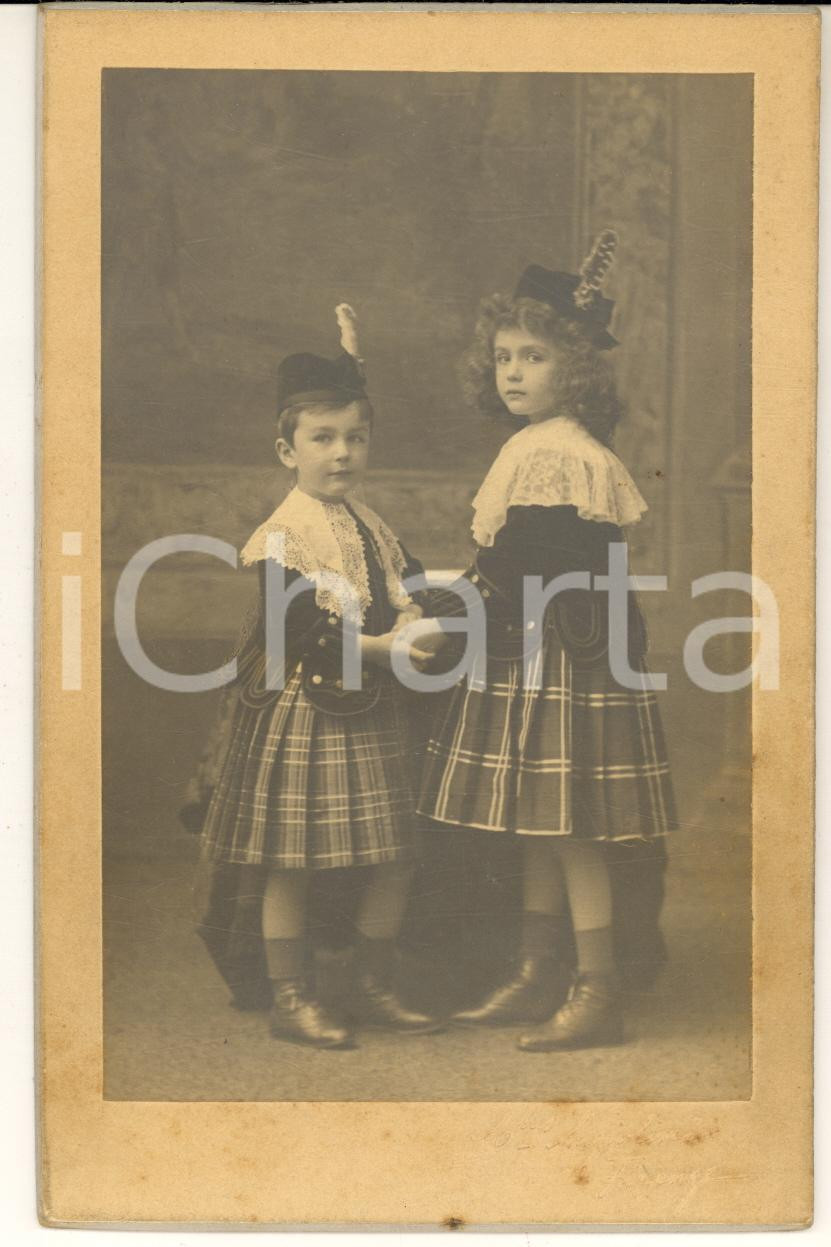 1920 ca FIRENZE Ritratto di due bambine in costume scozzese - Foto ANGIOLINI