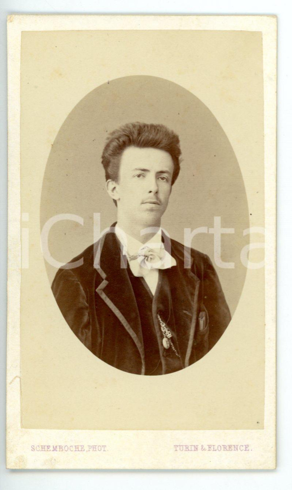 1870 ca TORINO Ritratto di giovane in abito di velluto - Foto SCHEMBOCHE - CDV