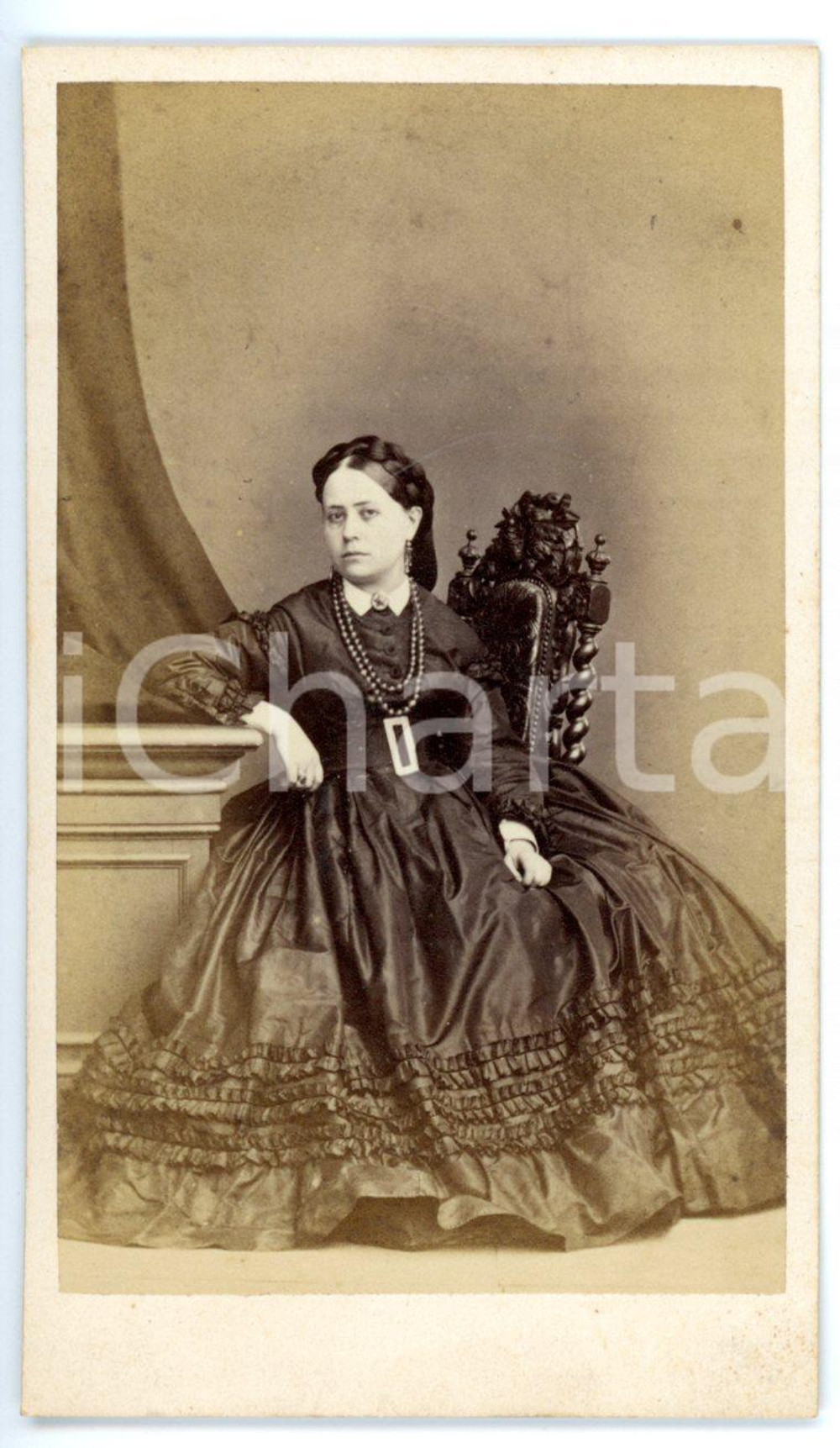 1870 ca TORINO Ritratto di donna in abito scuro - Fotografia MONTABONE - CDV