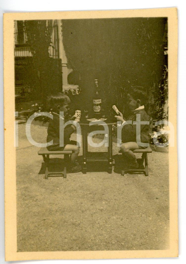 1940 ca PIEMONTE (?) Partita a carte tra bambini con bottiglia CINZANO *Foto