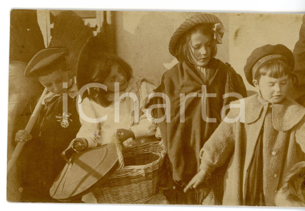 1920 ca ITALIA Bambini in costume con cesta di vimini *Foto VINTAGE - FP NV