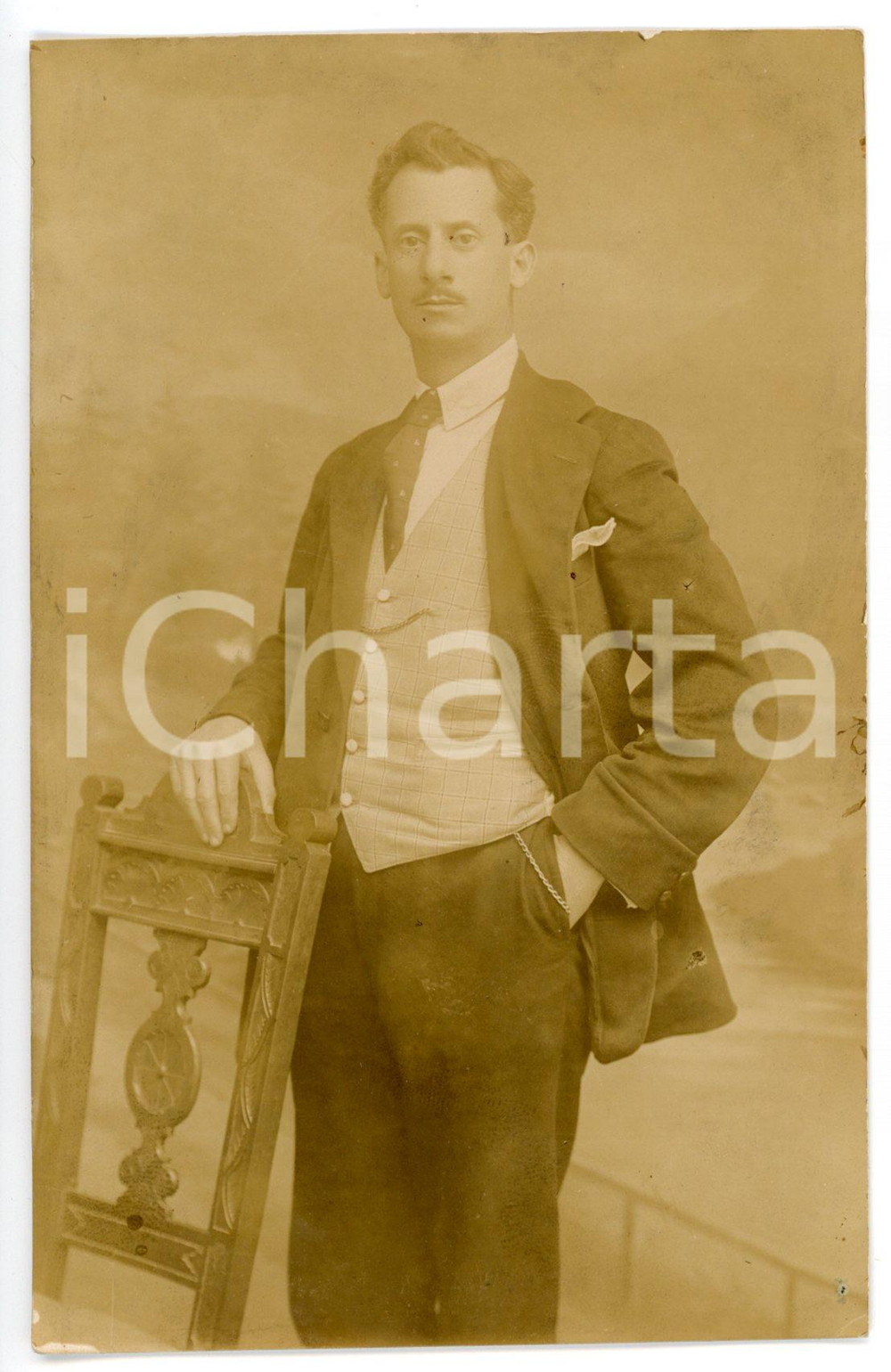 1920 ITALIA Ritratto di Celeste NOBILIO in abito scuro *Fotocartolina FP NV