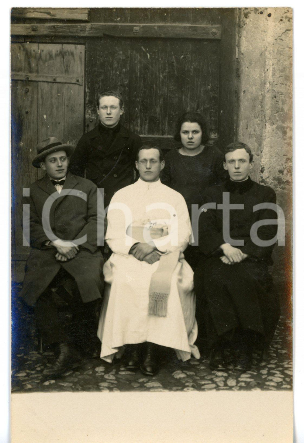 1920 ca NORD ITALIA Giovane sacerdote in veste talare bianca *Foto ARTISTICA FP