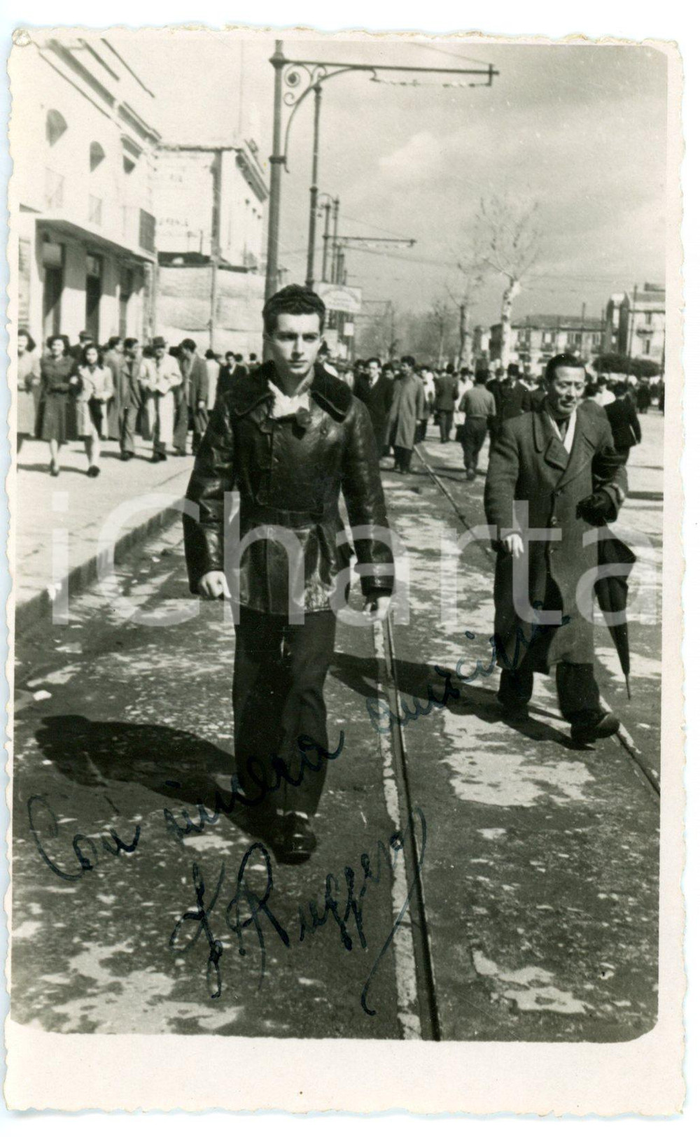 1940 ca TORINO (?) Ragazzo a passeggio lungo le rotaie del tram *Foto FP NV