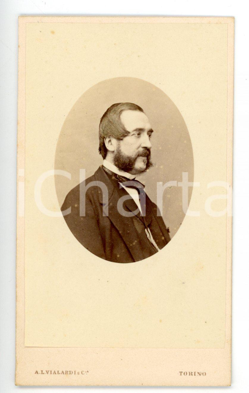 Fotografia d epoca originale 1880 ca TORINO Ritratto maschile in abito scuro Fotografia A. L. VIALARDI  CDV 1