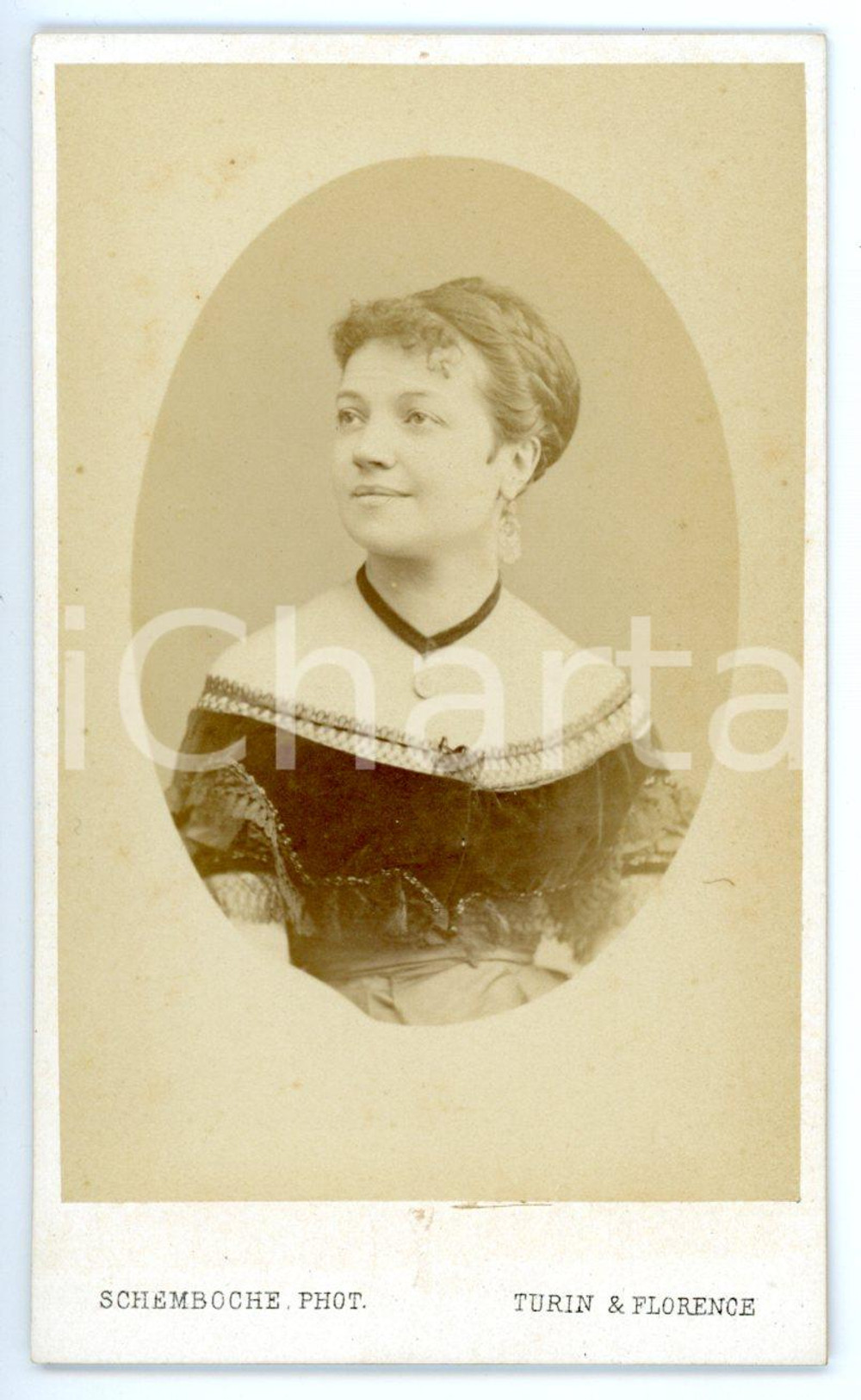 1870 ca TORINO Ritratto di giovane donna in abito ricamato *Foto SCHEMBOCHE CDV