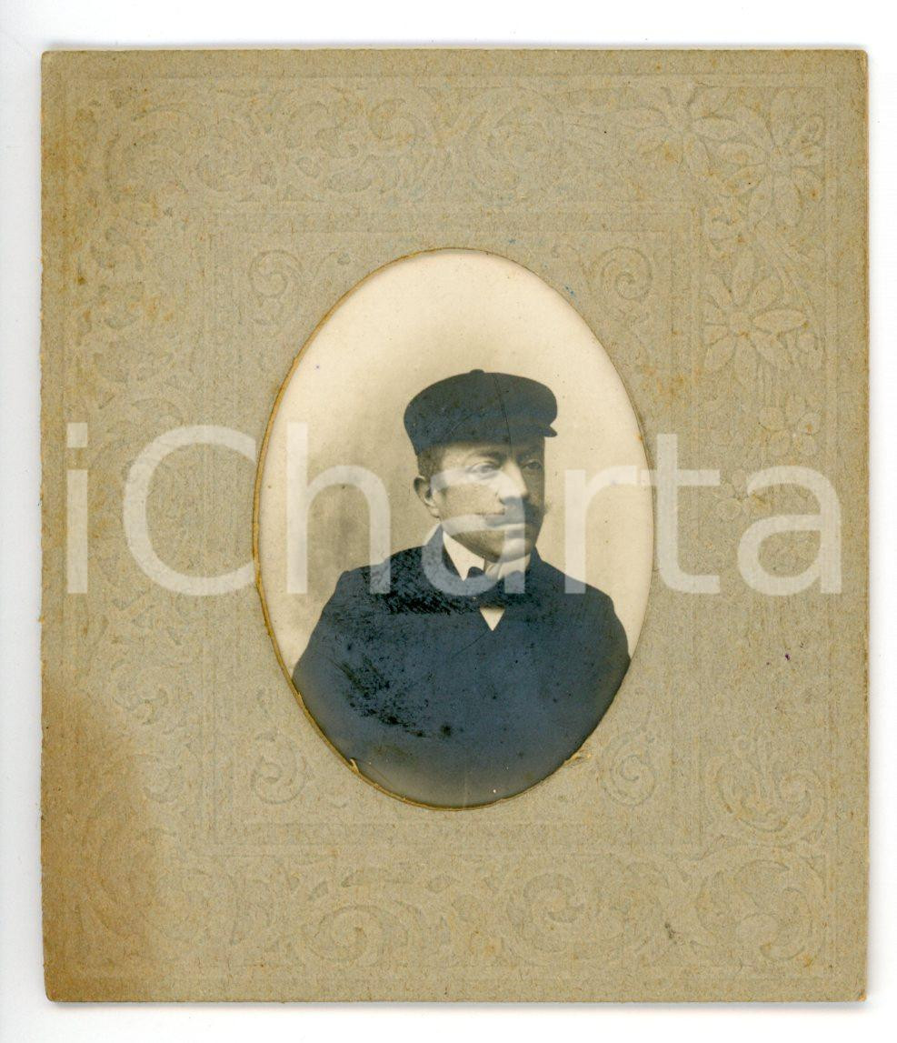 Fotografia d epoca originale 1905 ca TORINO Ritratto maschile con berretto Foto Luigi ROGGIA  CDV 1