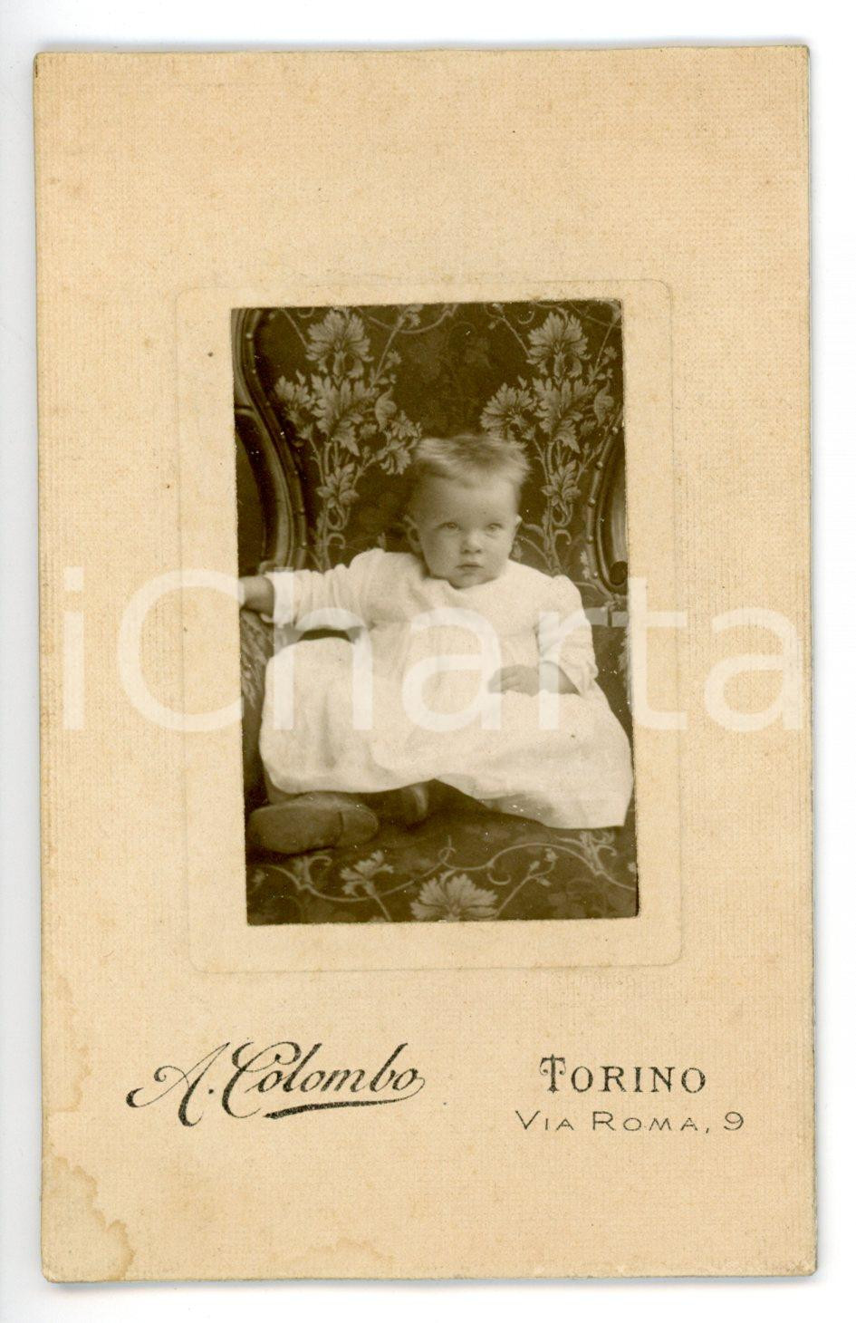 Fotografia d epoca originale 1900 ca TORINO Ritratto di bambina in abito chiaro Foto A. COLOMBO  CDV 1