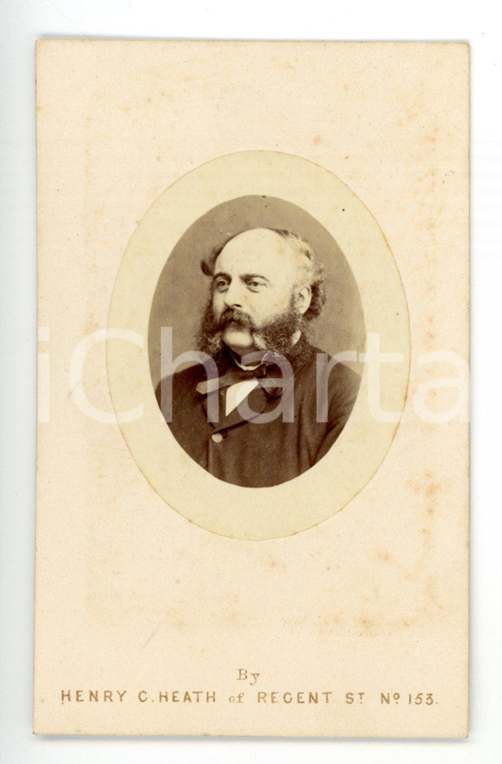 1880 ca LONDON Ritratto maschile in abito scuro *Foto Henry HEATH - CDV
