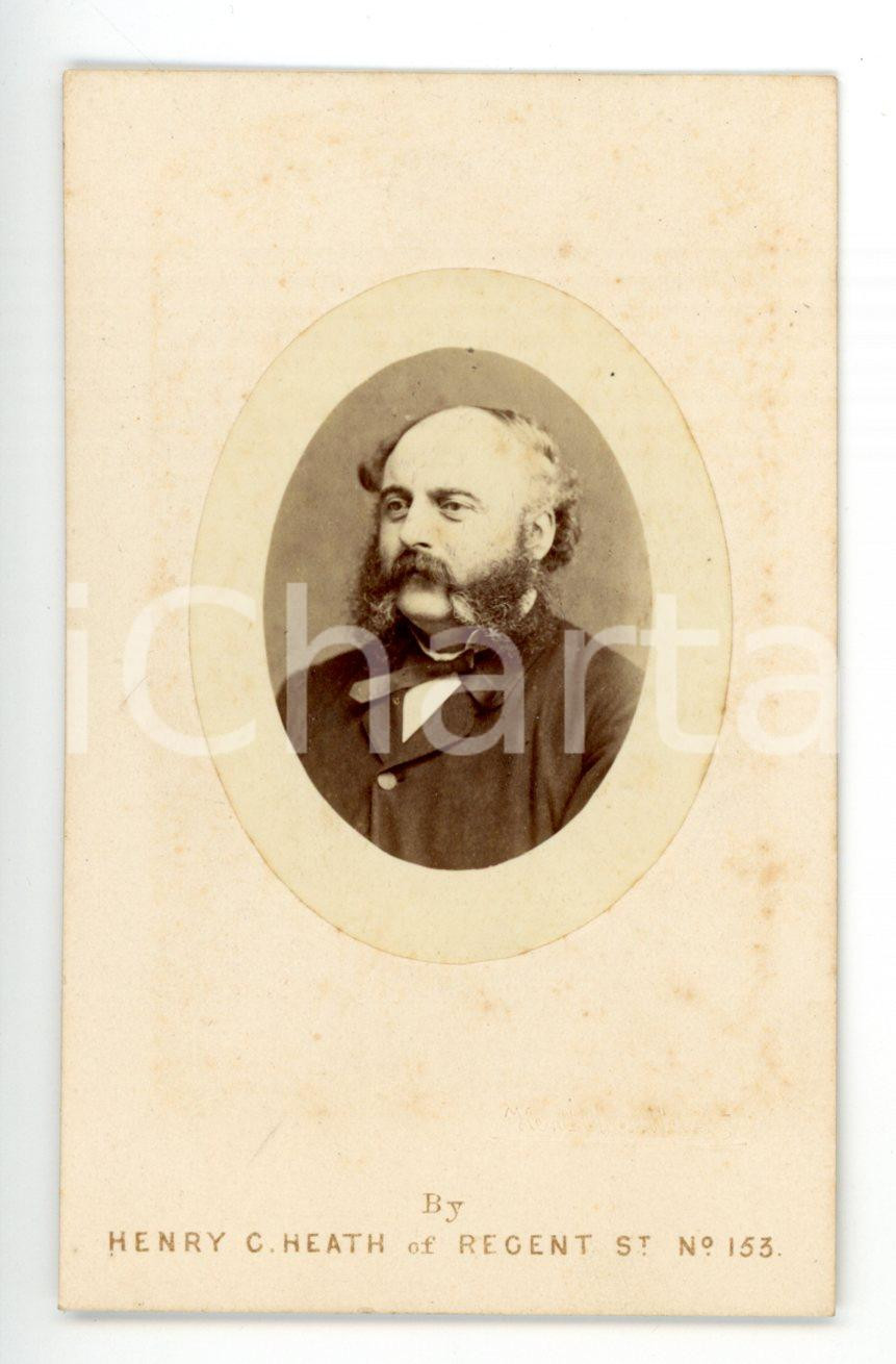 Fotografia d epoca originale 1880 ca LONDON Ritratto maschile in abito scuro Foto Henry HEATH  CDV 1