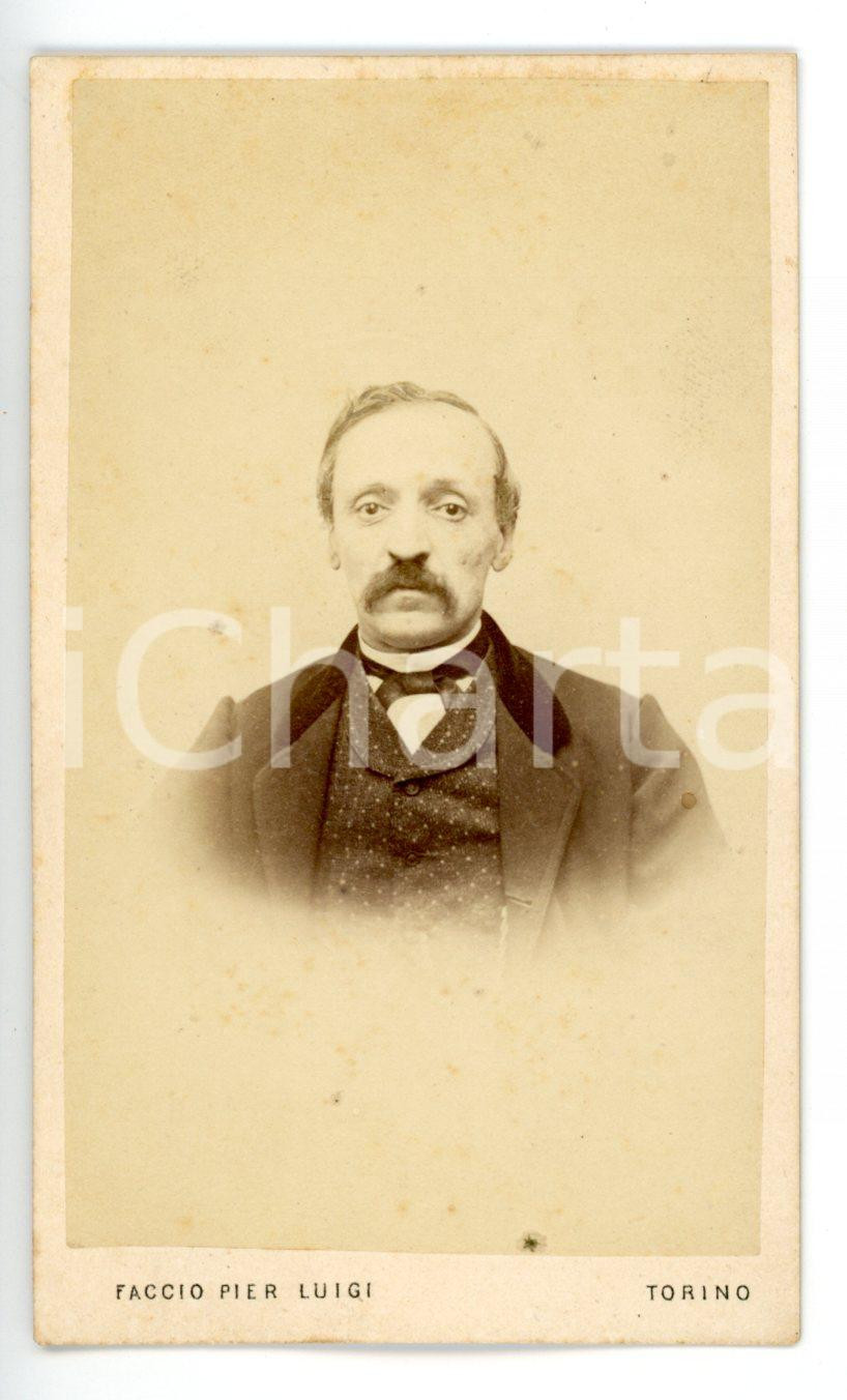 Fotografia d epoca originale 1870 ca TORINO Ritratto maschile in abito scuro Foto Pier Luigi Faccio  CDV 1