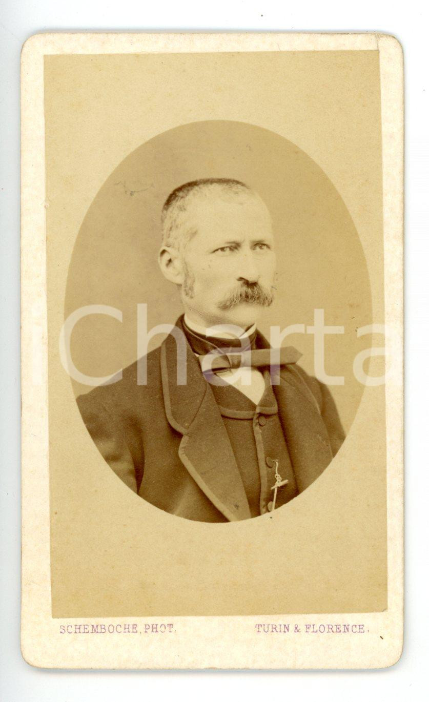 Fotografia d epoca originale 1870 ca TORINO Ritratto maschile in abito scuro  Foto Michele SCHEMBOCHE  CDV 1
