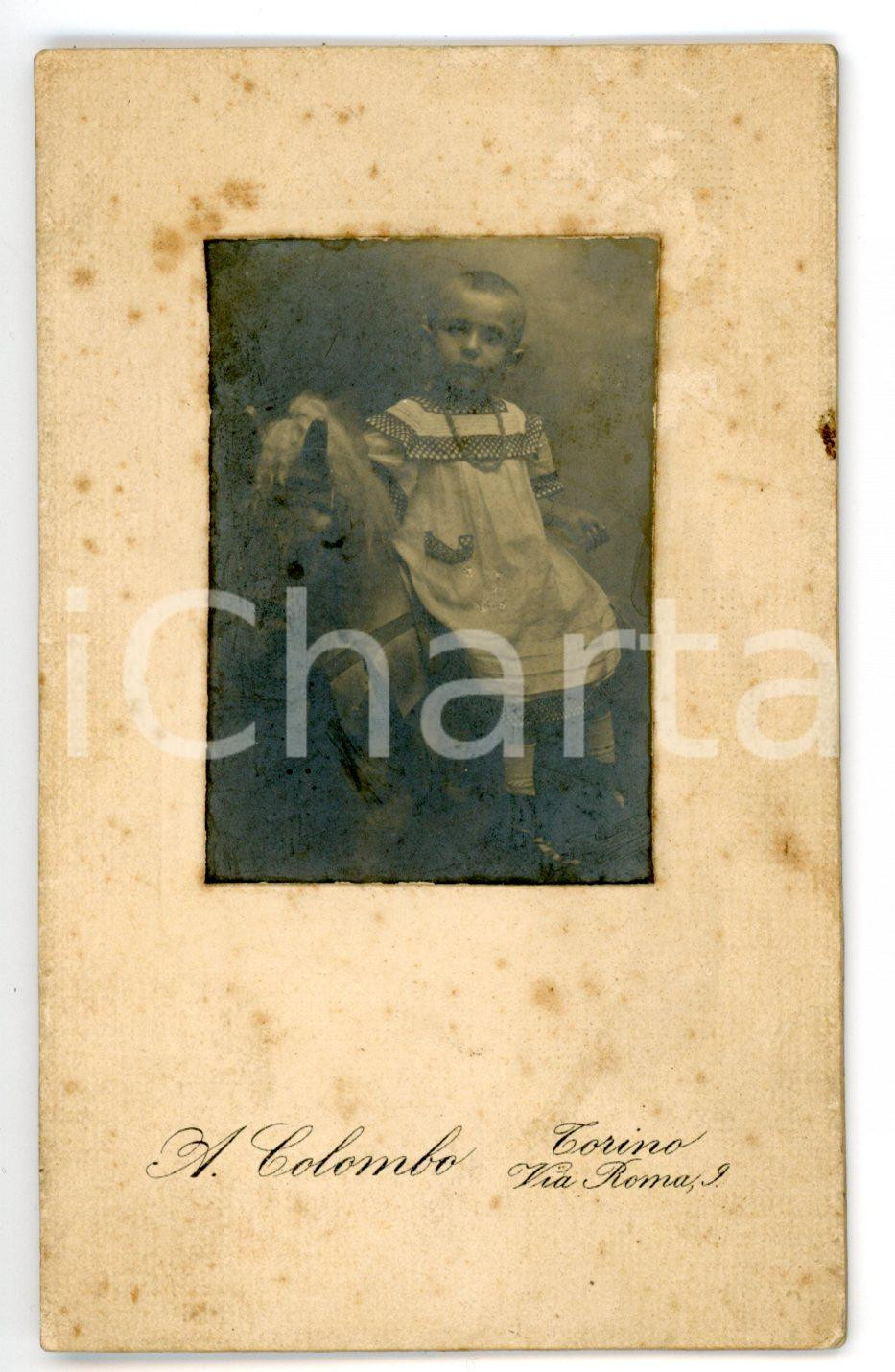Fotografia d epoca originale 1900 ca TORINO Ritratto di bambina su cavallo a dondolo Foto A. COLOMBO  CDV 1