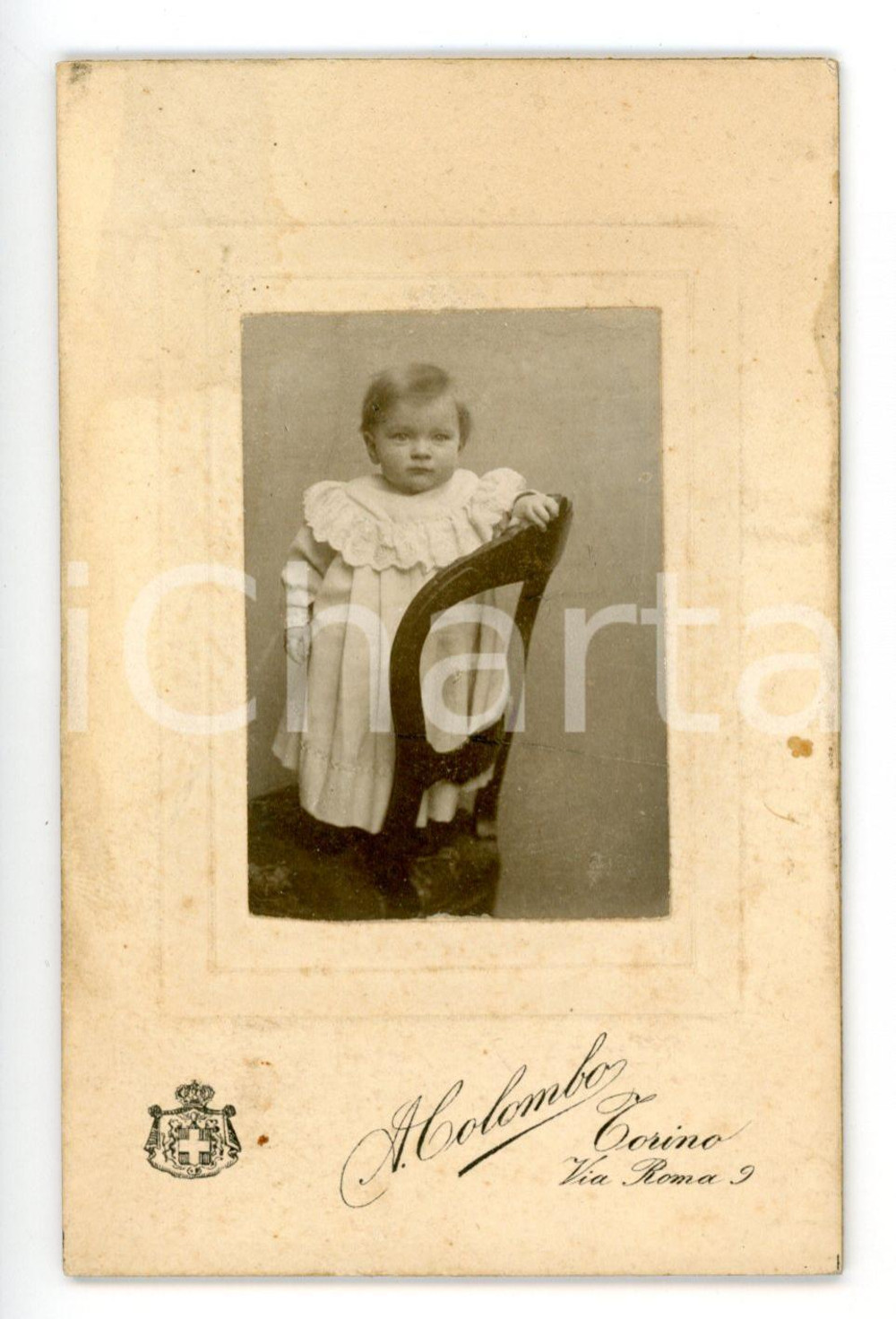 1900 ca TORINO Ritratto di bambina su una seggiola *Foto COLOMBO - CDV