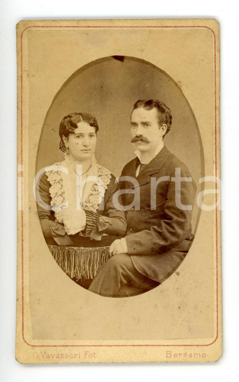 1880 ca BERGAMO Ritratto di una coppia di sposi *Fotografia G. VAVASSORI - CDV