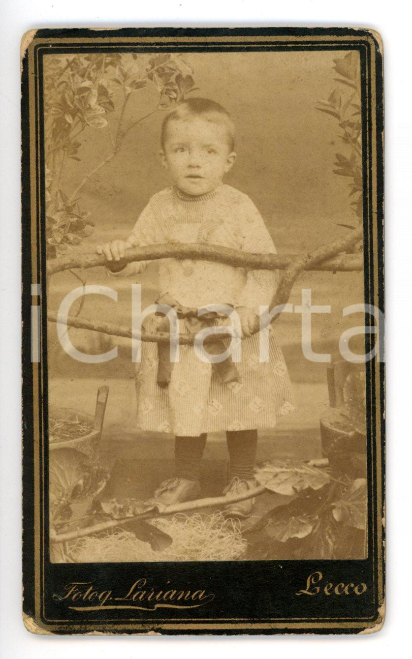 Fotografia d epoca originale 1880 ca LECCO Ritratto di bambina vestita da marinaretta Fotografia LARIANA CDV 1