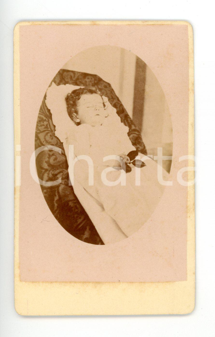 Fotografia d epoca originale 1870 ca LUINO Bambina in abito bianco Ritratto POST MORTEM  Foto G. BESOZZI 1