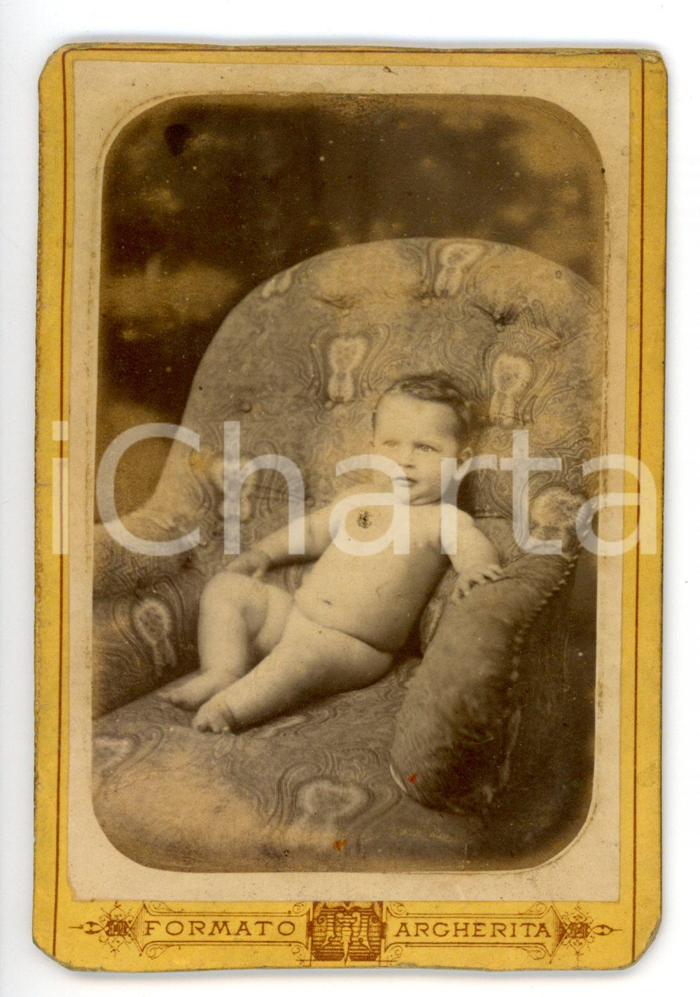 Fotografia d epoca originale 1900 ca NAPOLI Ritratto di bambino in poltrona Fotografia G. GATTI  CDV 1