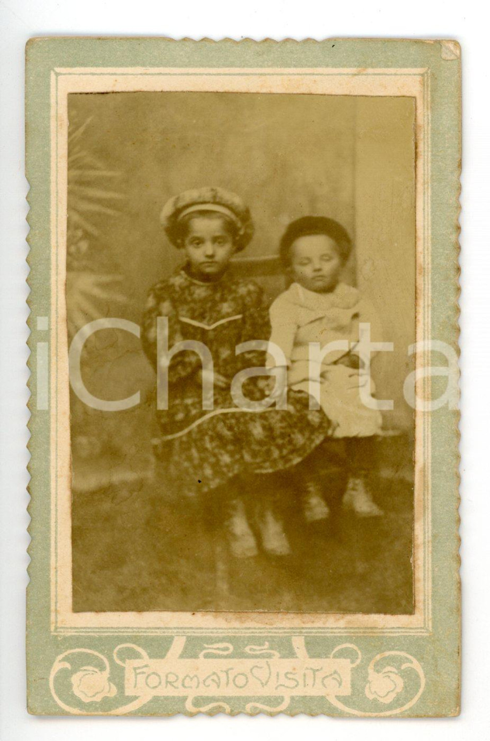 1890 ca ITALIA Coppia di fratelli che si tengono per mano - Fotografia CDV