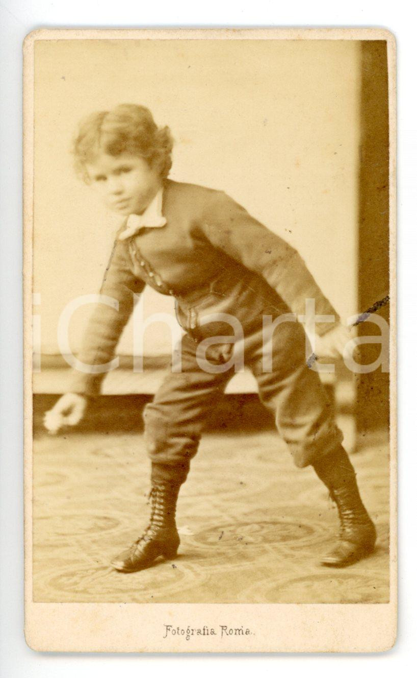 Fotografia d epoca originale 1870 ca TORINO Bambino gioca a biglie  Fotografia ROMA  CDV 1