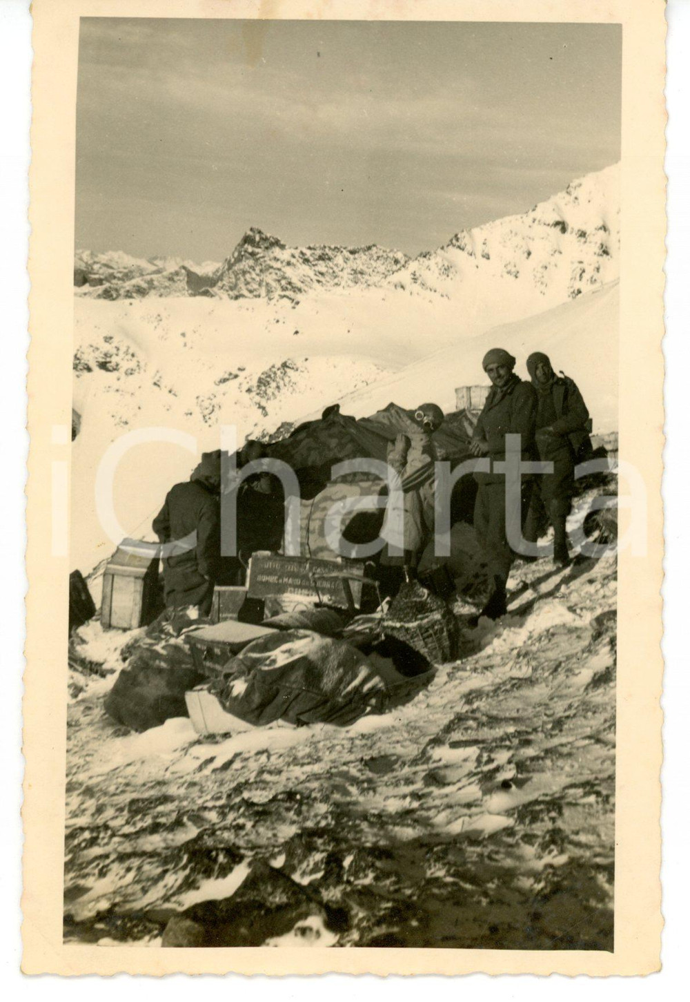 1940 COLLE DEL LONGET Alpini con cassa di bombe a mano *Fotografia 9x14 cm