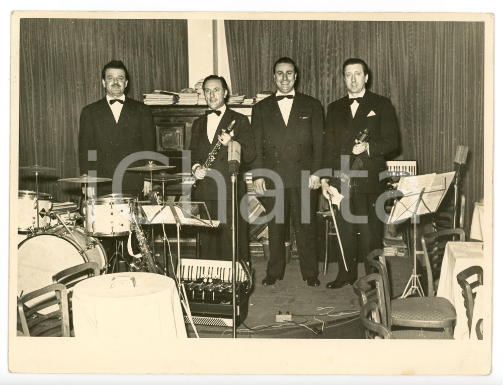 1951 GENOVA Dancing ORCHIDEA - Orchestra Armando SCOTTI - Foto 24x18 cm   Fotografia d'epoca. CONDIZIONI: G  FORMATO: 24x18 cm     originale e autentica 1