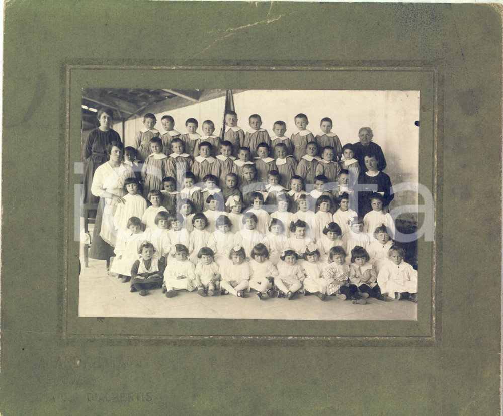 1920 ca GENOVA Ritratto di una scolaresca con le maestre - Foto ANDREATA 26x22